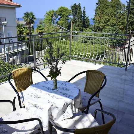 Apartments Maestral Малинска Экстерьер фото