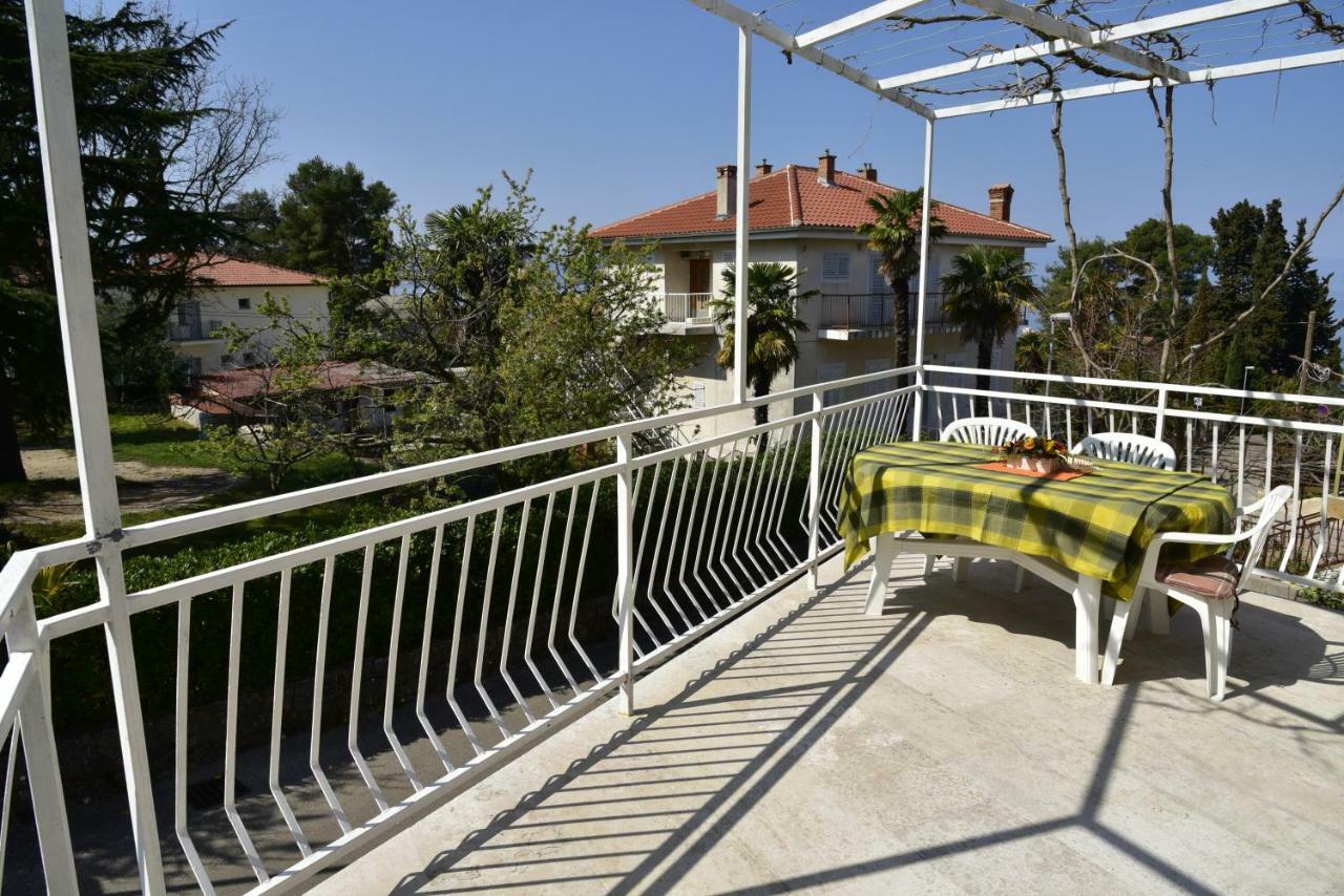 Apartments Maestral Малинска Экстерьер фото