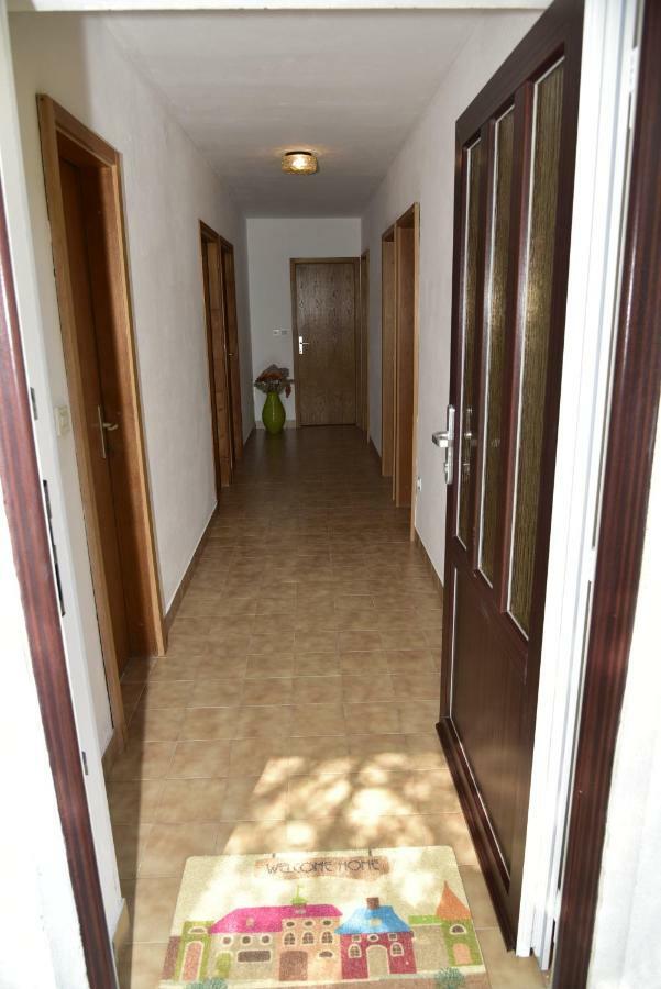 Apartments Maestral Малинска Экстерьер фото