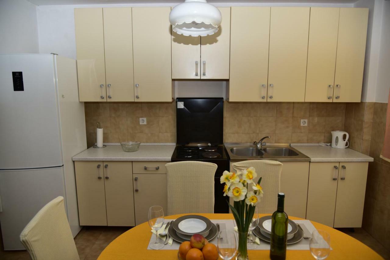 Apartments Maestral Малинска Экстерьер фото