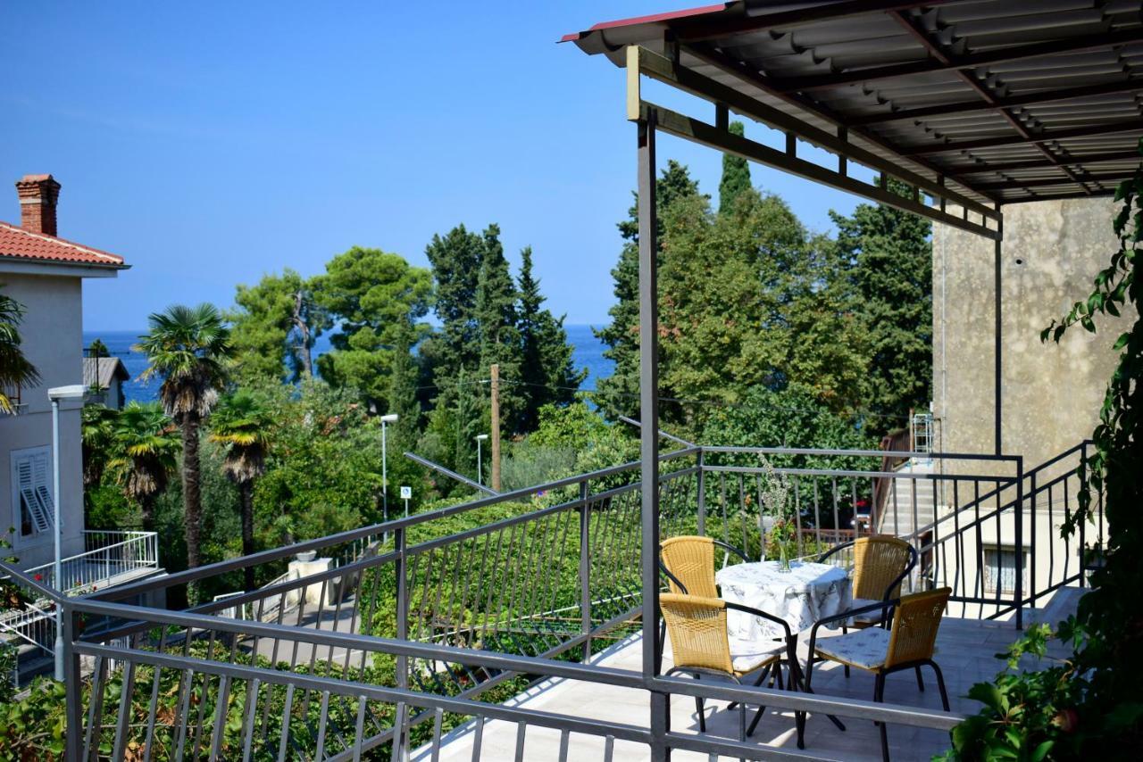 Apartments Maestral Малинска Экстерьер фото